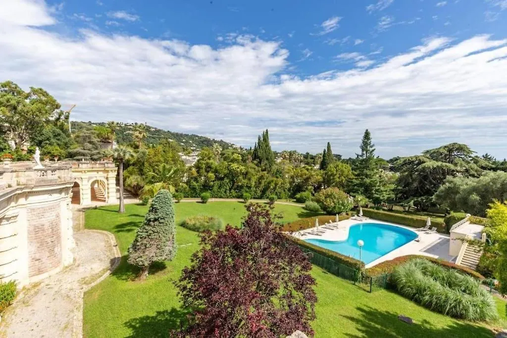 Appartement Superbe 3 Pieces Avec Piscine Et Tennis Cannes