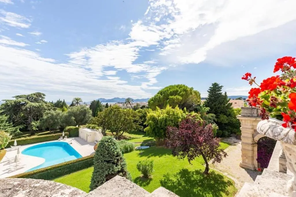 Superbe 3 Pieces Avec Piscine Et Tennis location